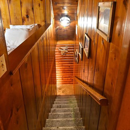 Harris Lakeview Cabin Bass Lake Exterior photo