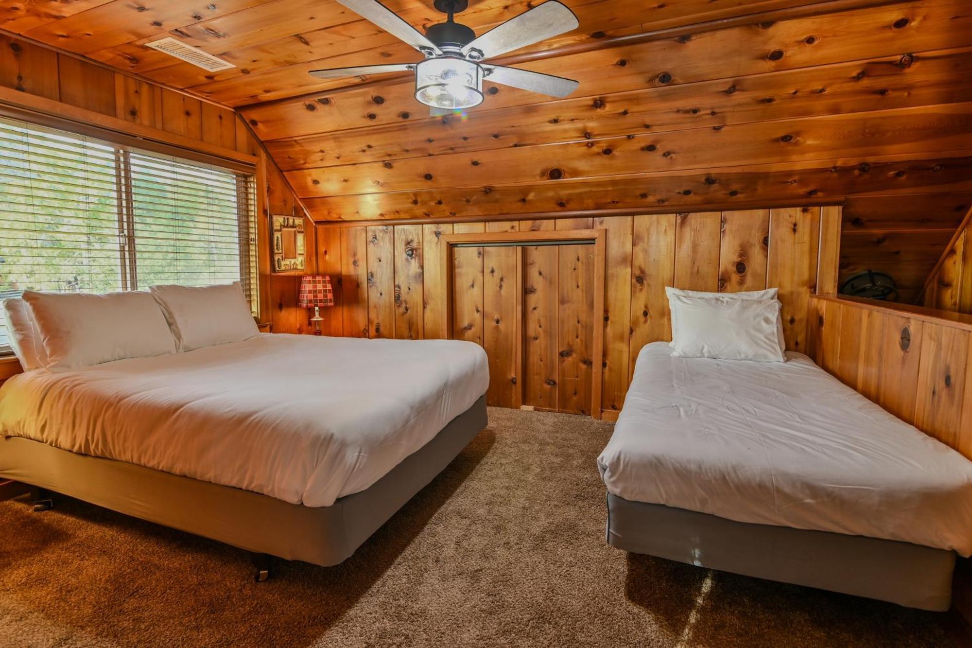 Harris Lakeview Cabin Bass Lake Exterior photo